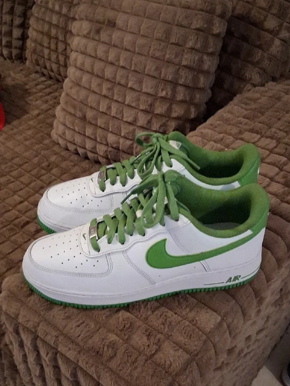 Nike Men’s White and Green Low-Top Sneakers - Classic Swoosh